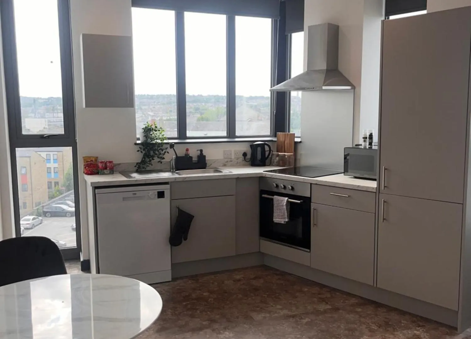 High Point 2 Bed Apartment 브래드퍼드 영국